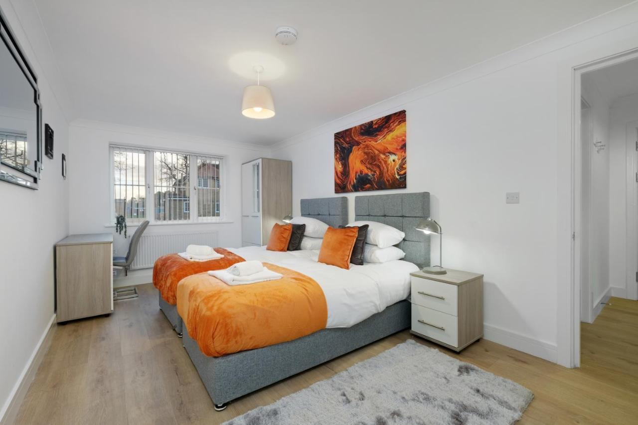 Pinewood Studios, Iver Slough Heathrow 1 & 2 Bedroom Apartments With Parking By Arista Living Exterior foto