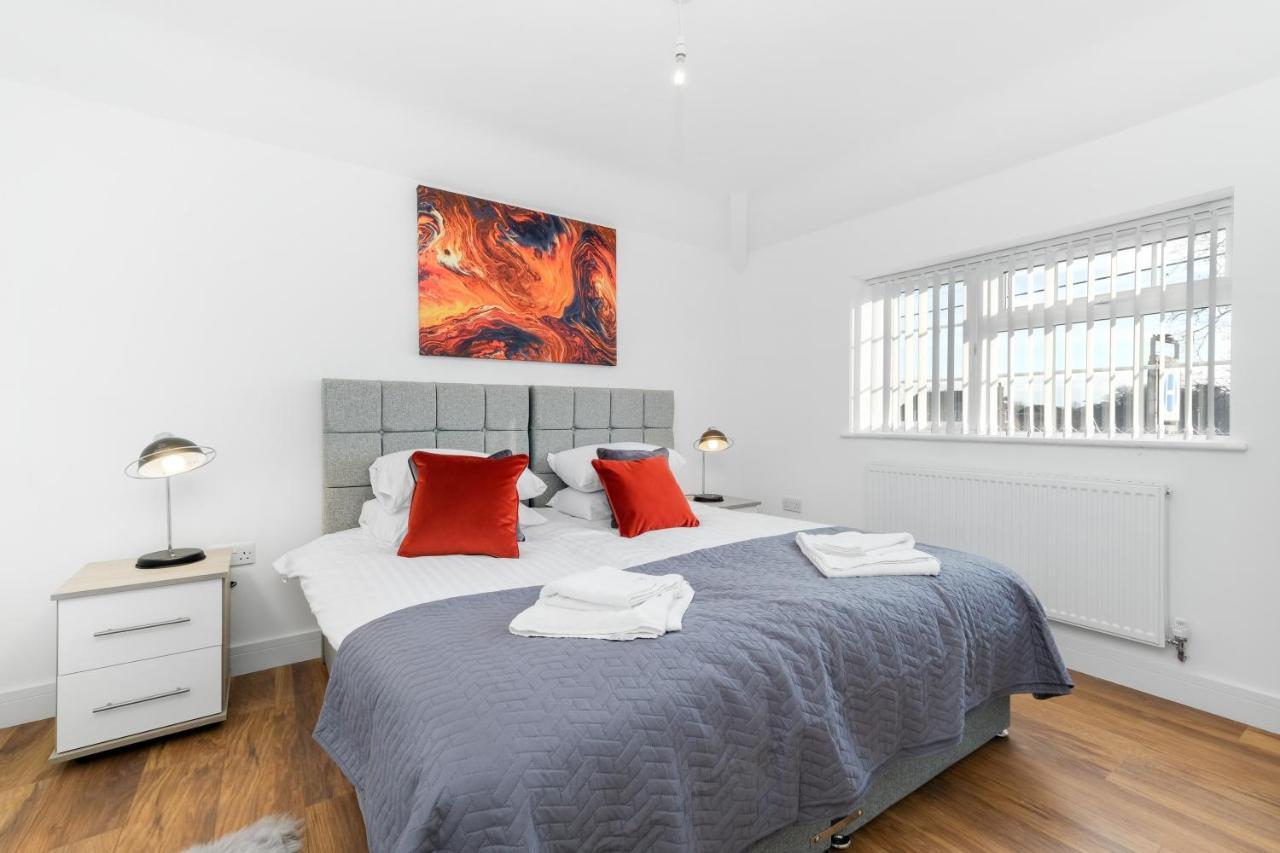 Pinewood Studios, Iver Slough Heathrow 1 & 2 Bedroom Apartments With Parking By Arista Living Exterior foto