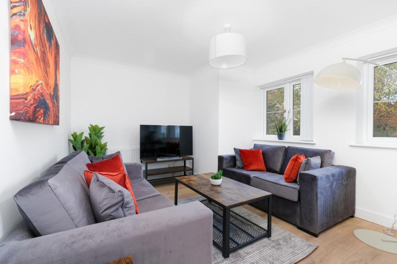 Pinewood Studios, Iver Slough Heathrow 1 & 2 Bedroom Apartments With Parking By Arista Living Exterior foto