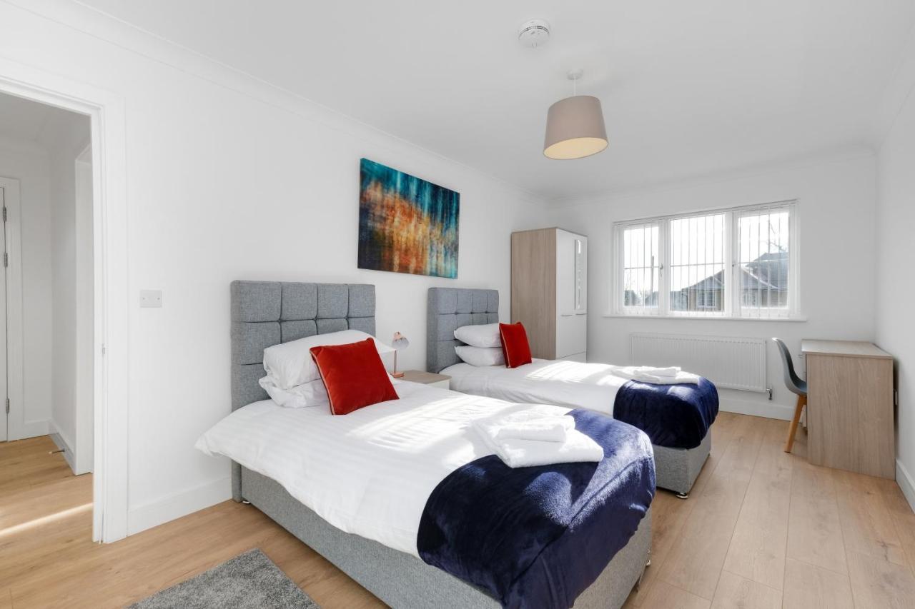 Pinewood Studios, Iver Slough Heathrow 1 & 2 Bedroom Apartments With Parking By Arista Living Exterior foto